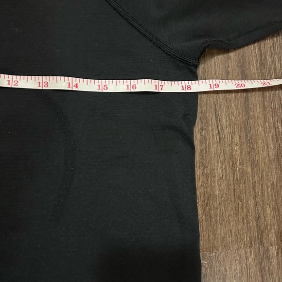 Lululemon Swiftly Tech Long-Sleeve Shirt in Black. Size 10 - Picture 11 of 13